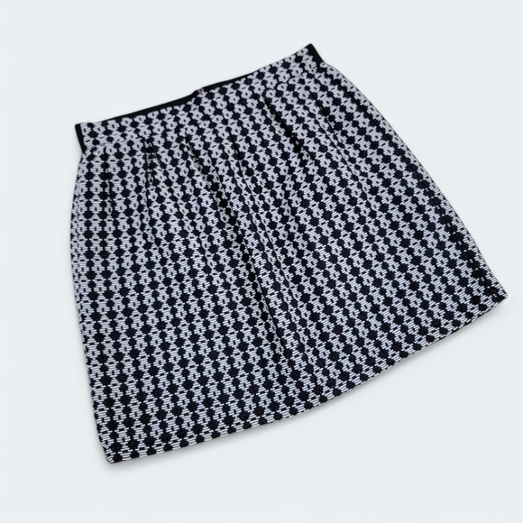 Reserved Black and White Pleated A-Line Skirt UK 14 = US 10 - Picture 1 of 15